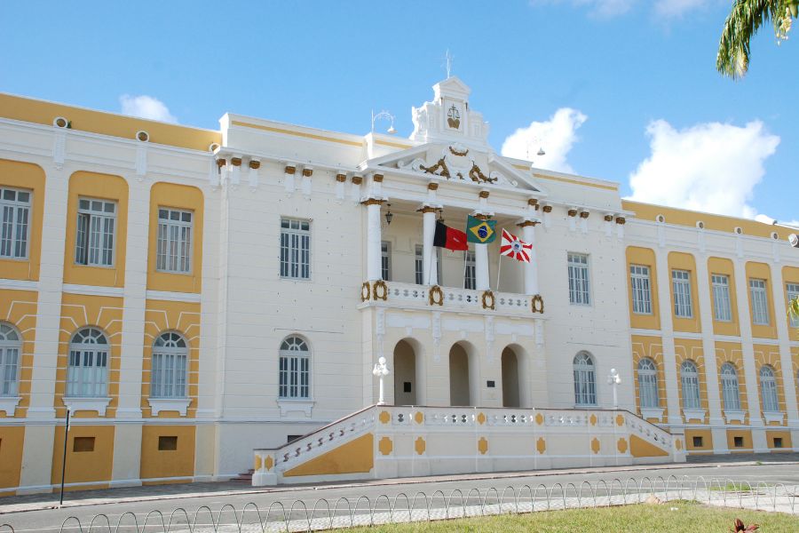 TJPB mantém lei que prevê repasse total de couvert a músicos na Paraíba